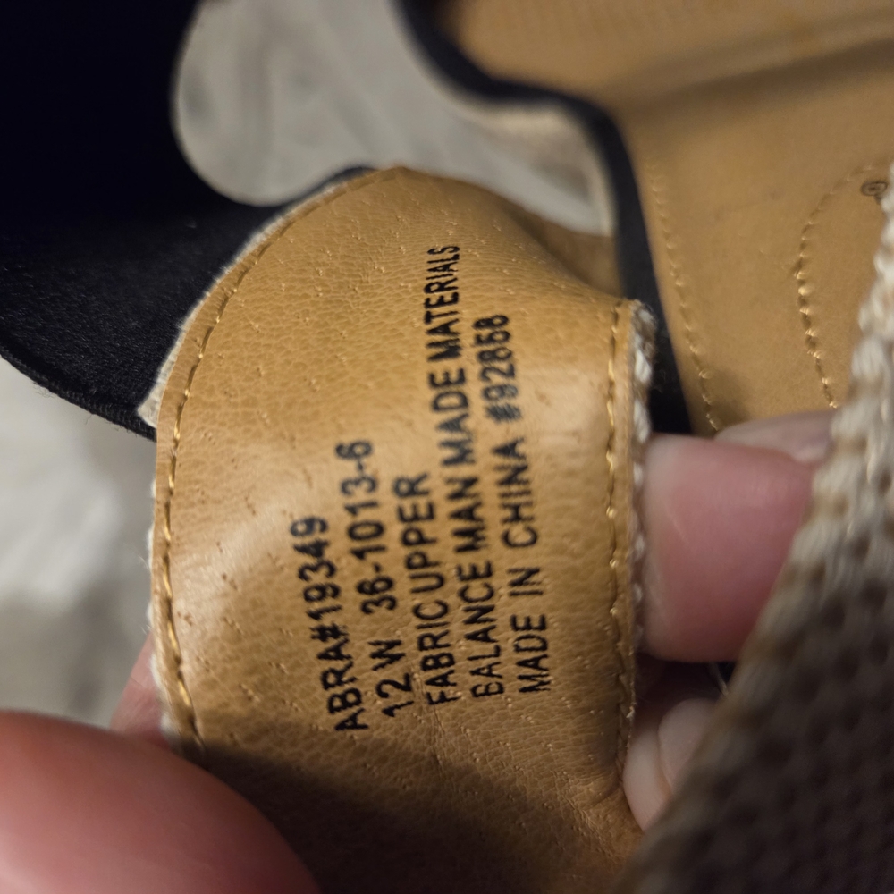 New Comfort View 12 Wide Black and Tan Wedge Sandals. New without box